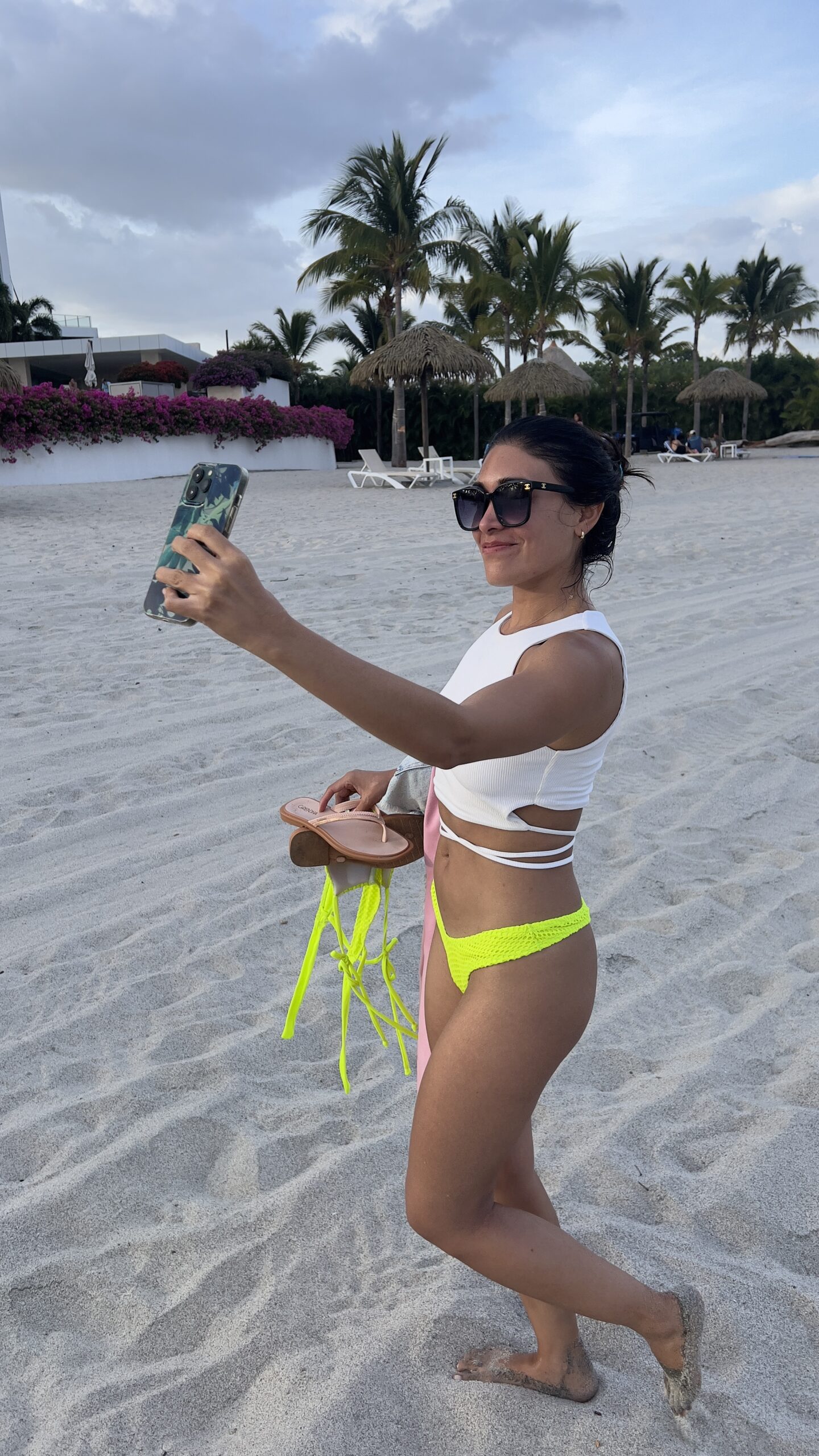 Nash Mori está más interesado en las fotos para Instagram.